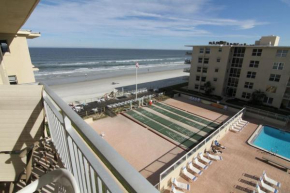 Visit this top floor property located on the no-drive beach with 2 complex pools!
